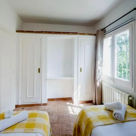 Mas Nou Costabravasi * بلاتجا ذارو