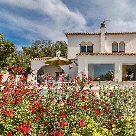 Mas Nou Costabravasi بيت للعطل *