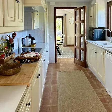 Mas Nou Costabravasi بلاتجا ذارو