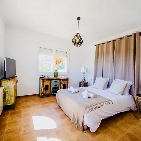 Mas Nou Costabravasi * بلاتجا ذارو