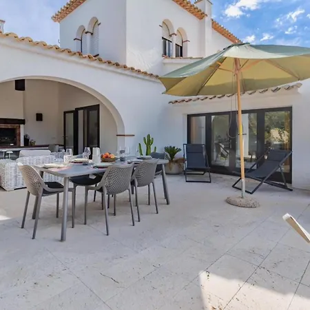 Mas Nou Costabravasi * بلاتجا ذارو