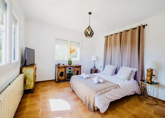 Mas Nou Costabravasi * بلاتجا ذارو