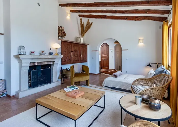 Mas Nou Costabravasi بلاتجا ذارو