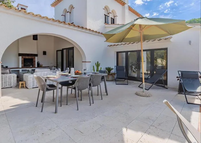 Mas Nou Costabravasi * بلاتجا ذارو